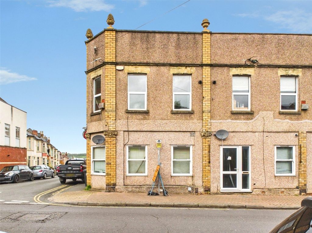 Property photo 2 of 15 Picture No. 16