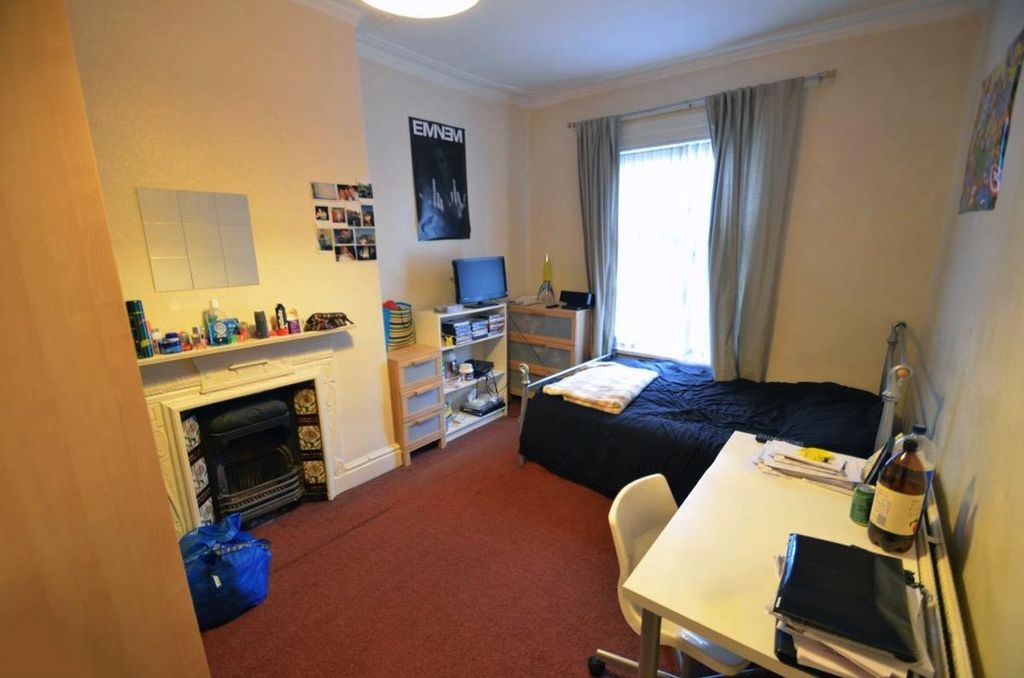 Property photo 3 of 15 Neat Furnished Bedroom With A Single Bed, Desk And...