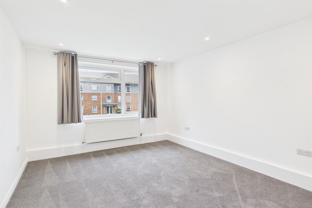 Property photo 3 of 11 Bedroom One