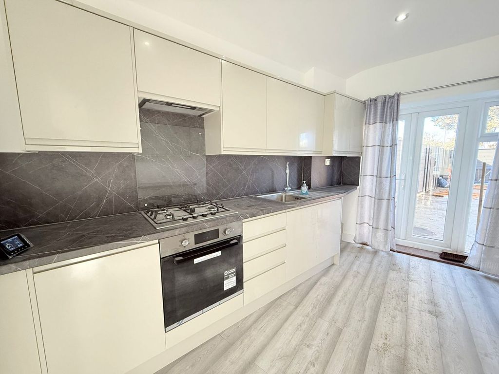 Property photo 1 of 11 Three Bedroom House With Two Bathrooms- Gants Hill Station