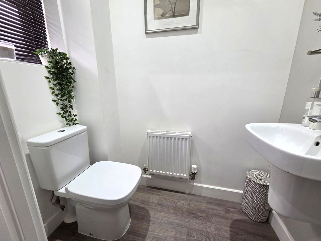 Property photo 3 of 21