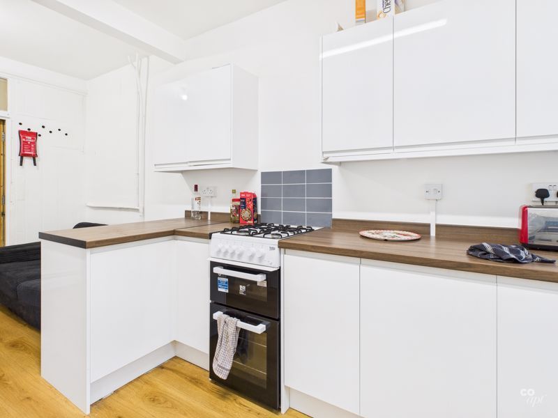 Property photo 2 of 12 Kitchen 1