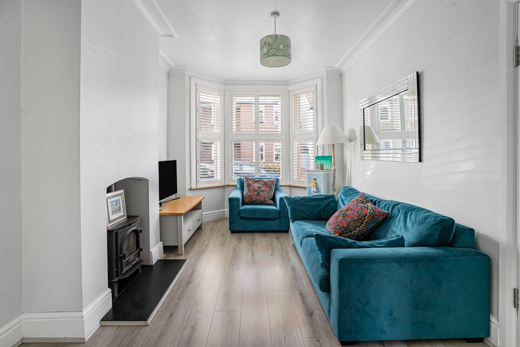 Property photo 2 of 18 Living Room