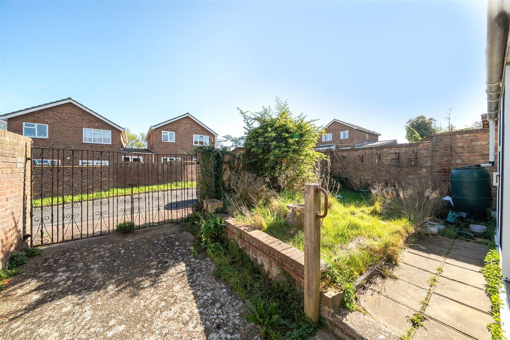 Property photo 2 of 19 1438742-3-69d6852Ec8458.Jpg