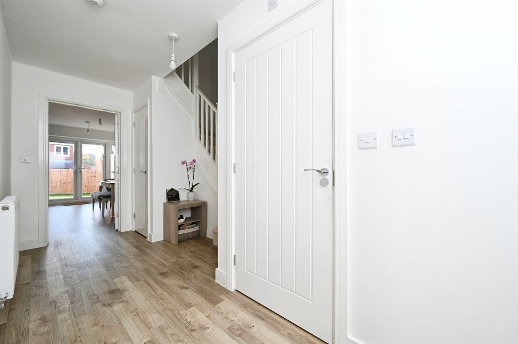 Property photo 2 of 25