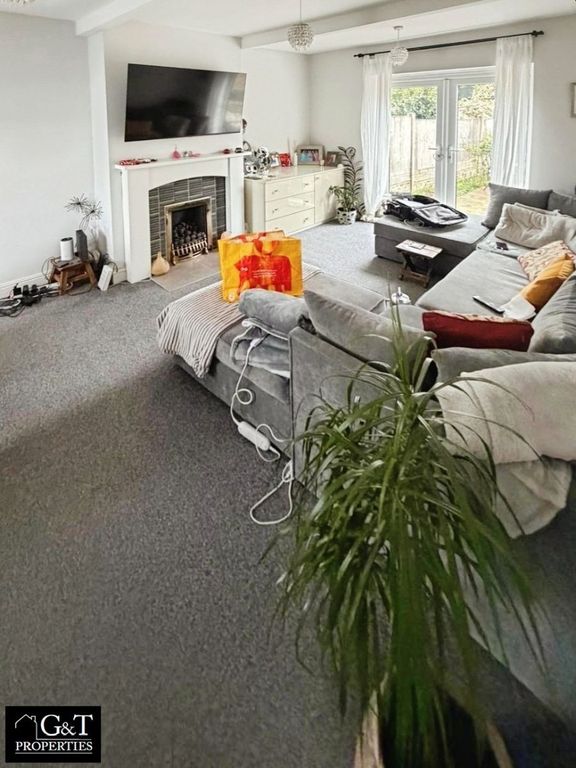 Property photo 2 of 10 Living Room
