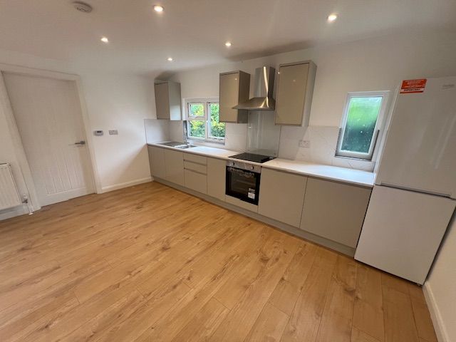 Property photo 3 of 9 Kitchen
