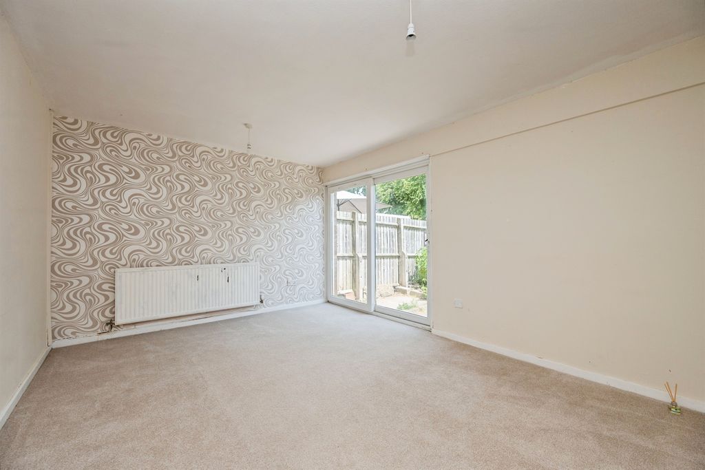 Property photo 2 of 21