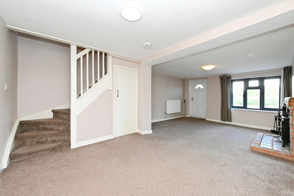 Property photo 3 of 17 Photo
