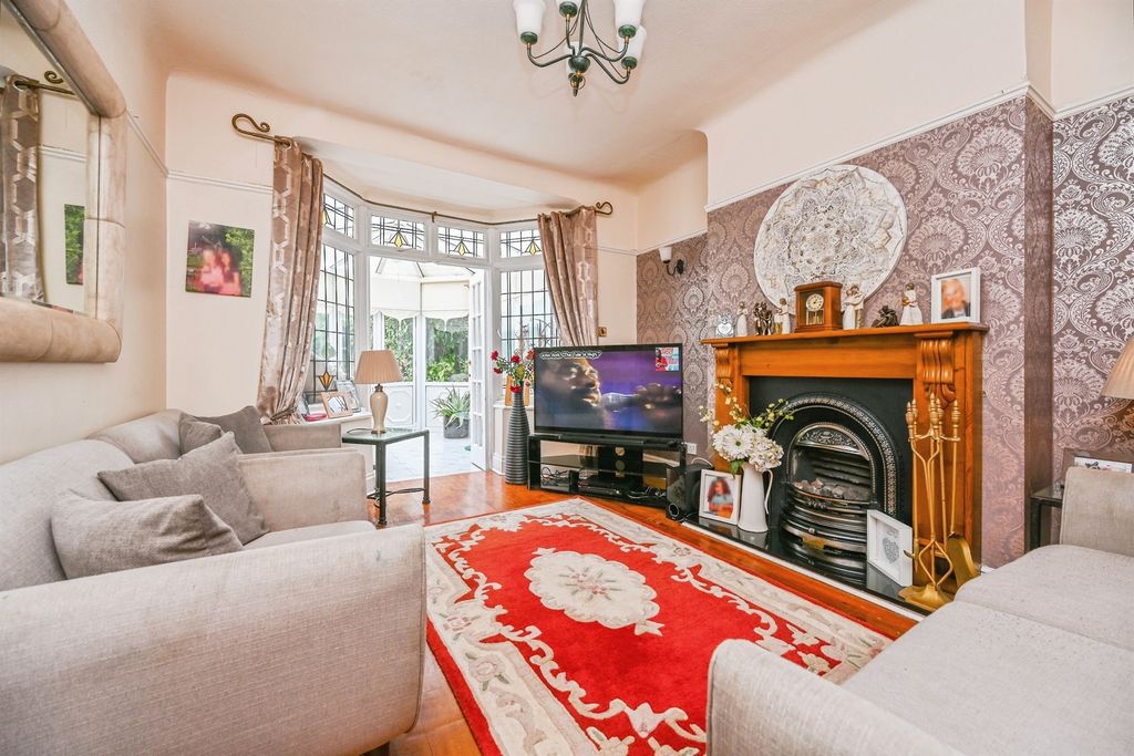 Property photo 3 of 17