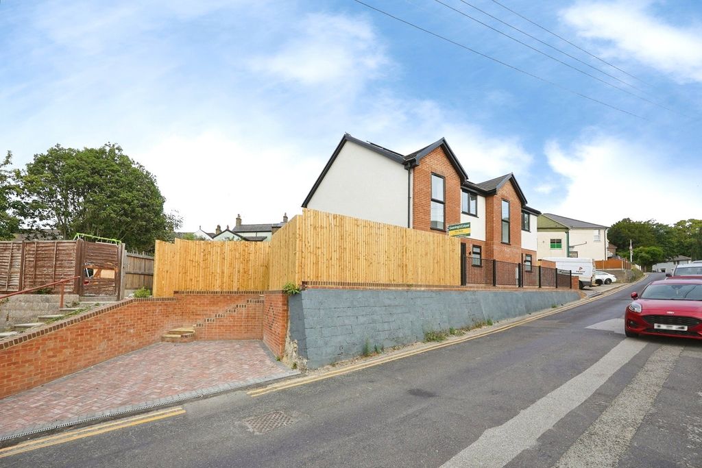 Property photo 2 of 22 Picture No. 44