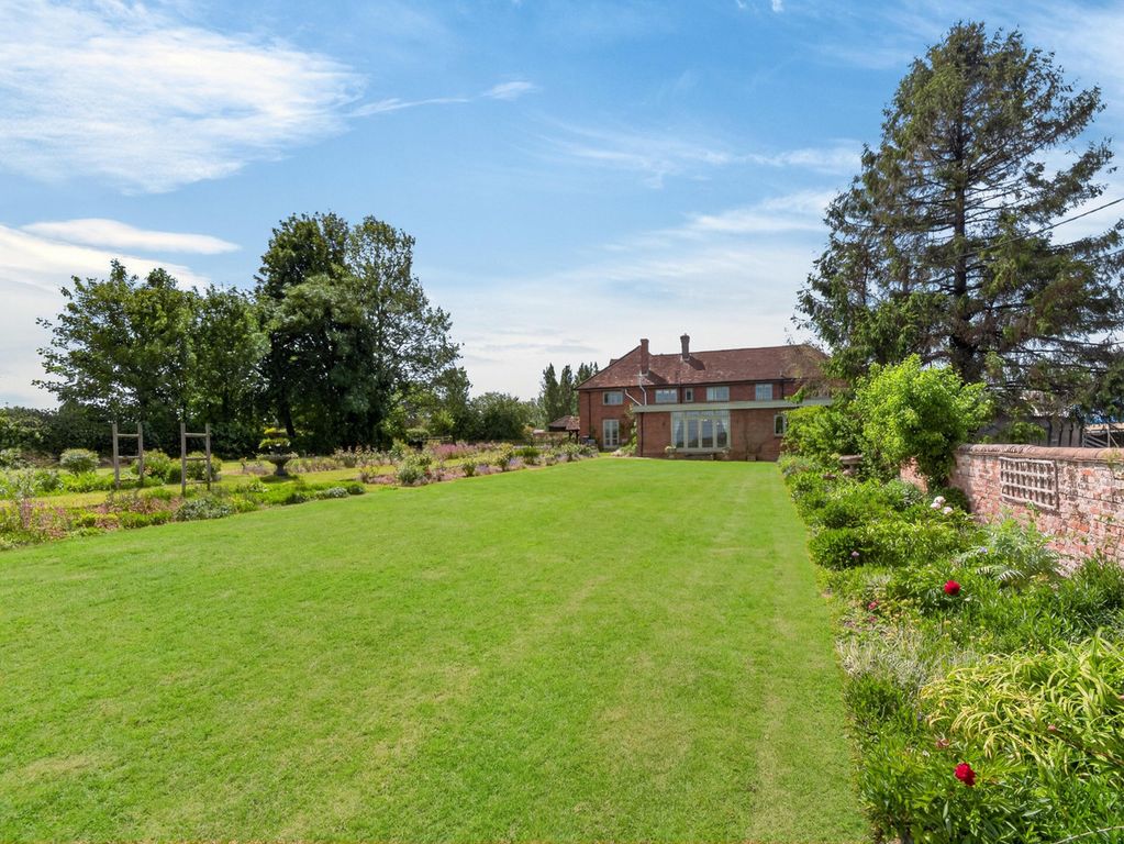 Property photo 1 of 49