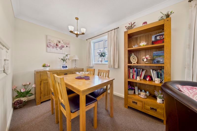 Property photo 3 of 23 Dining-Area.