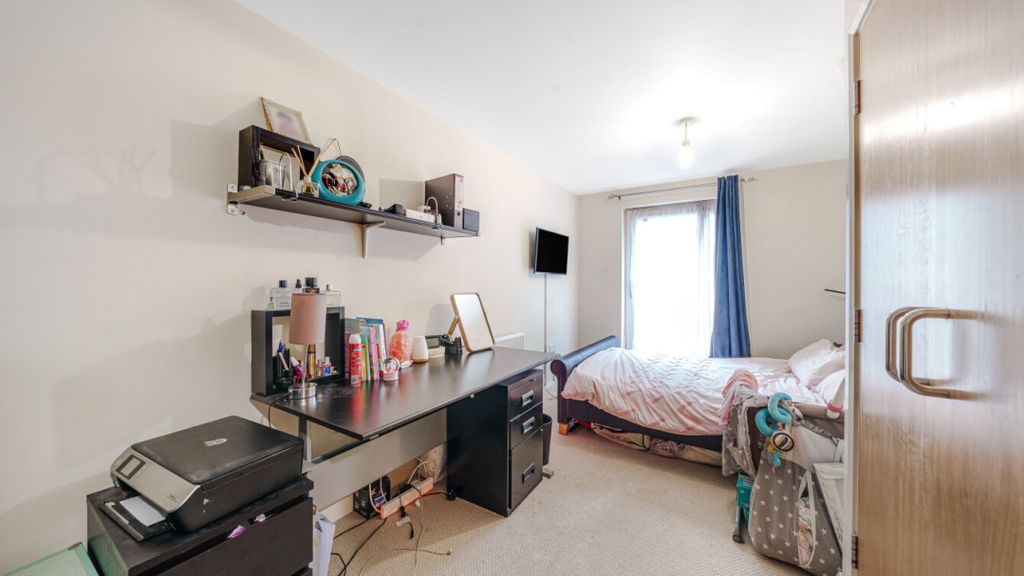 Property photo 3 of 18