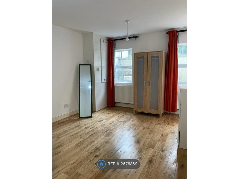 Property photo 3 of 11