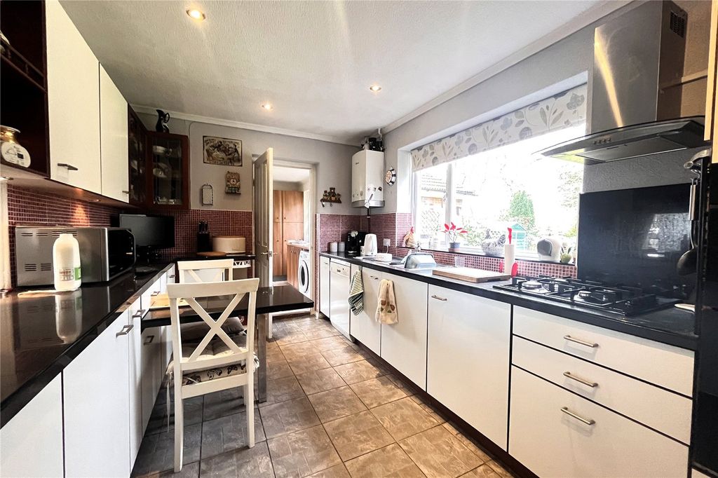 Property photo 2 of 13 Picture No. 16