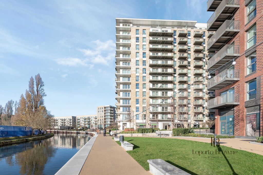 Property photo 2 of 26