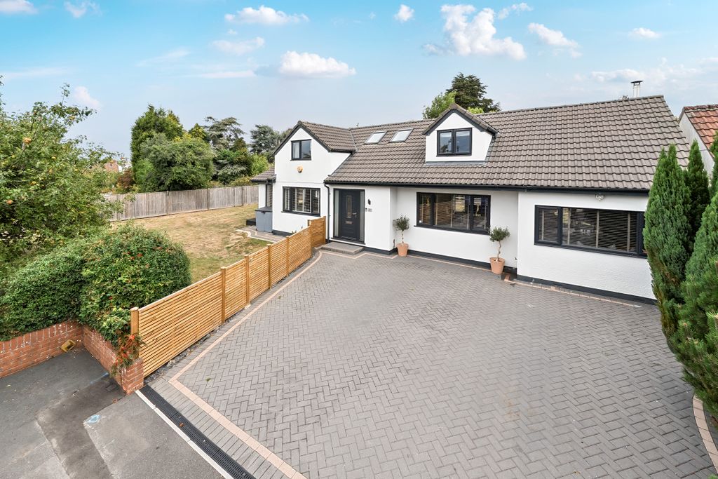 Property photo 1 of 17 External