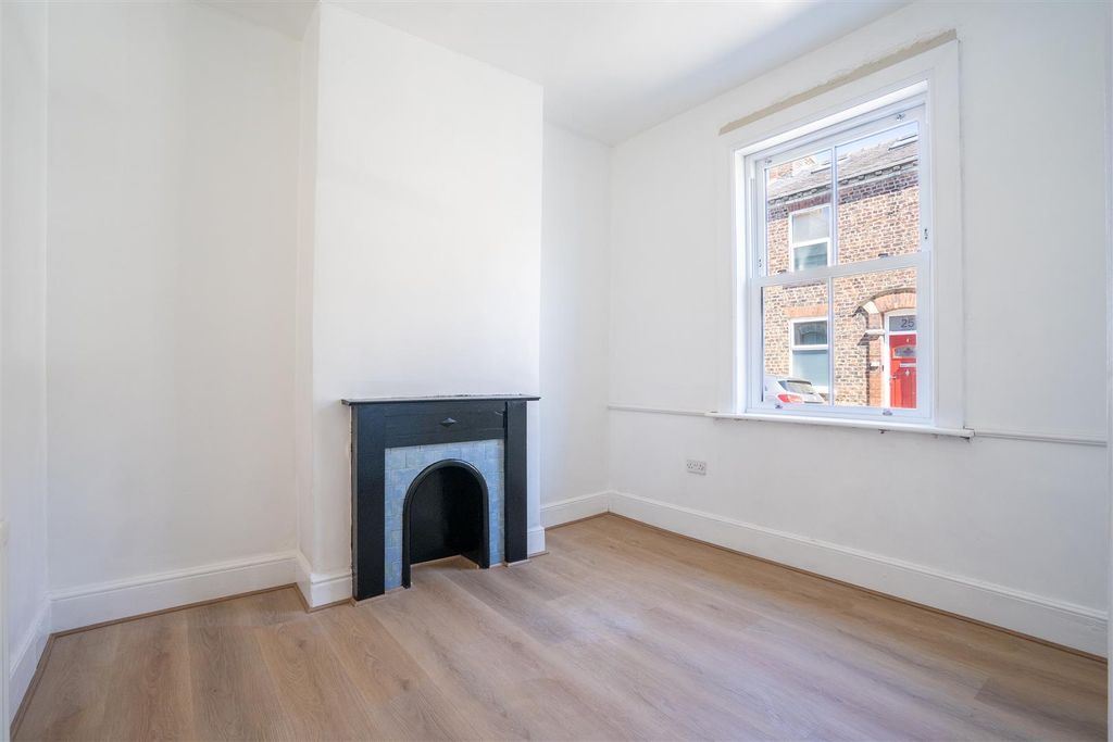 Property photo 2 of 13 8 Uspt-17.Jpg