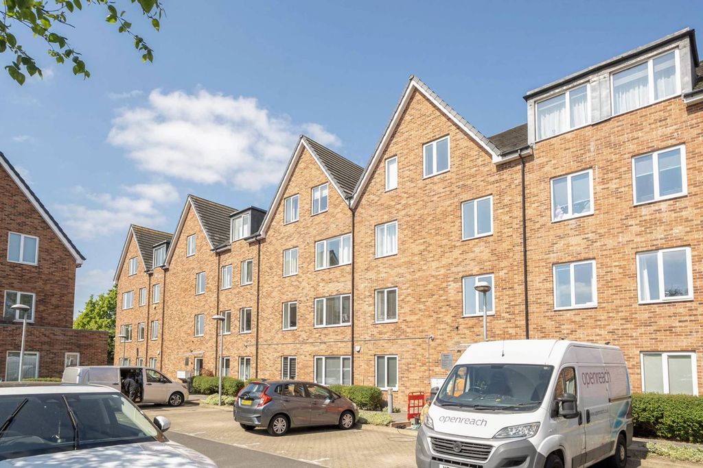 Property photo 3 of 12