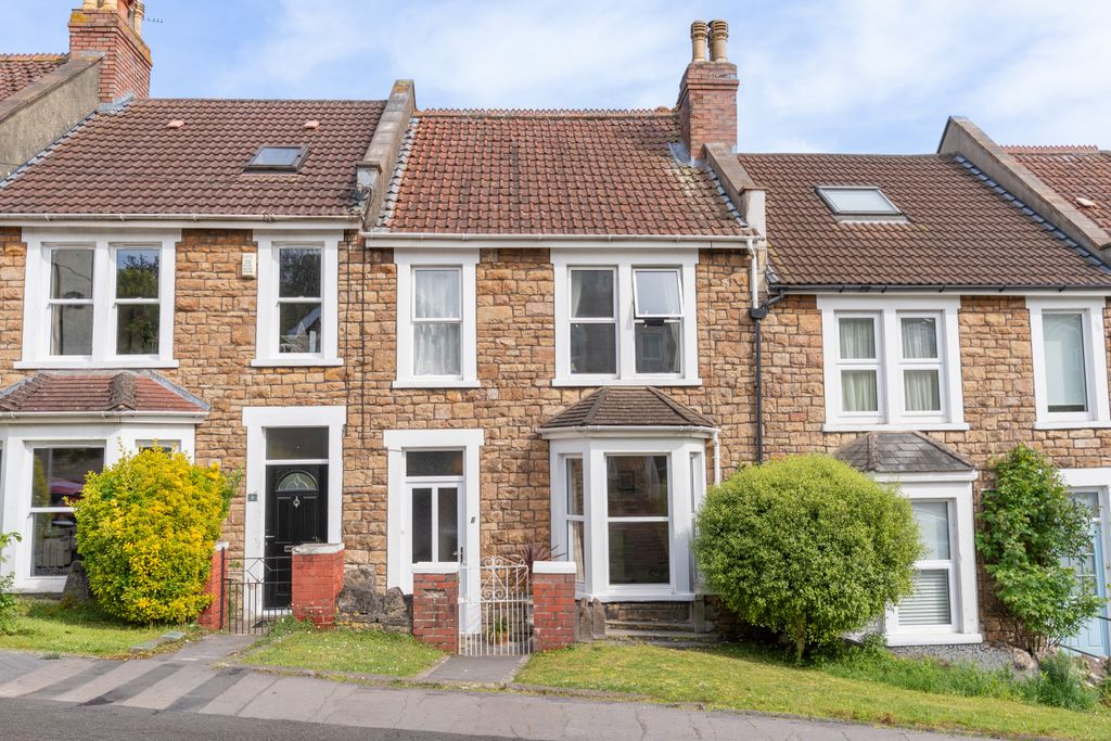 Property photo 1 of 18 6 Combe Avenue-21