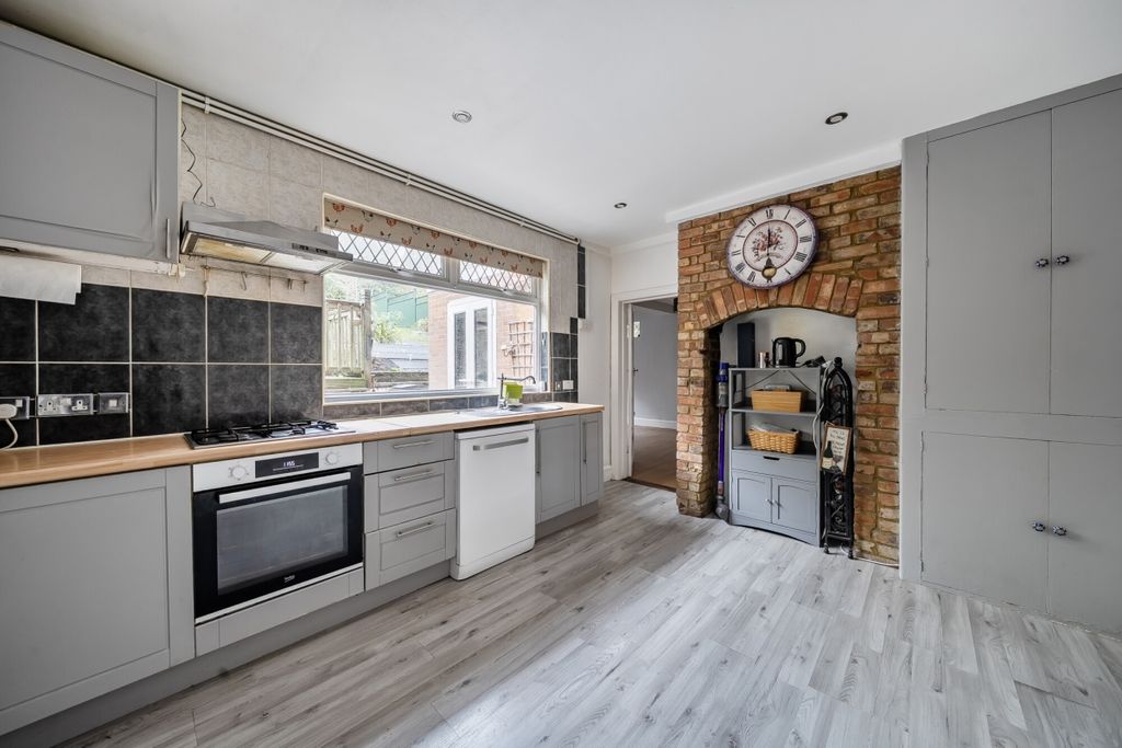 Property photo 2 of 19 1375766-9-6904Bfb...