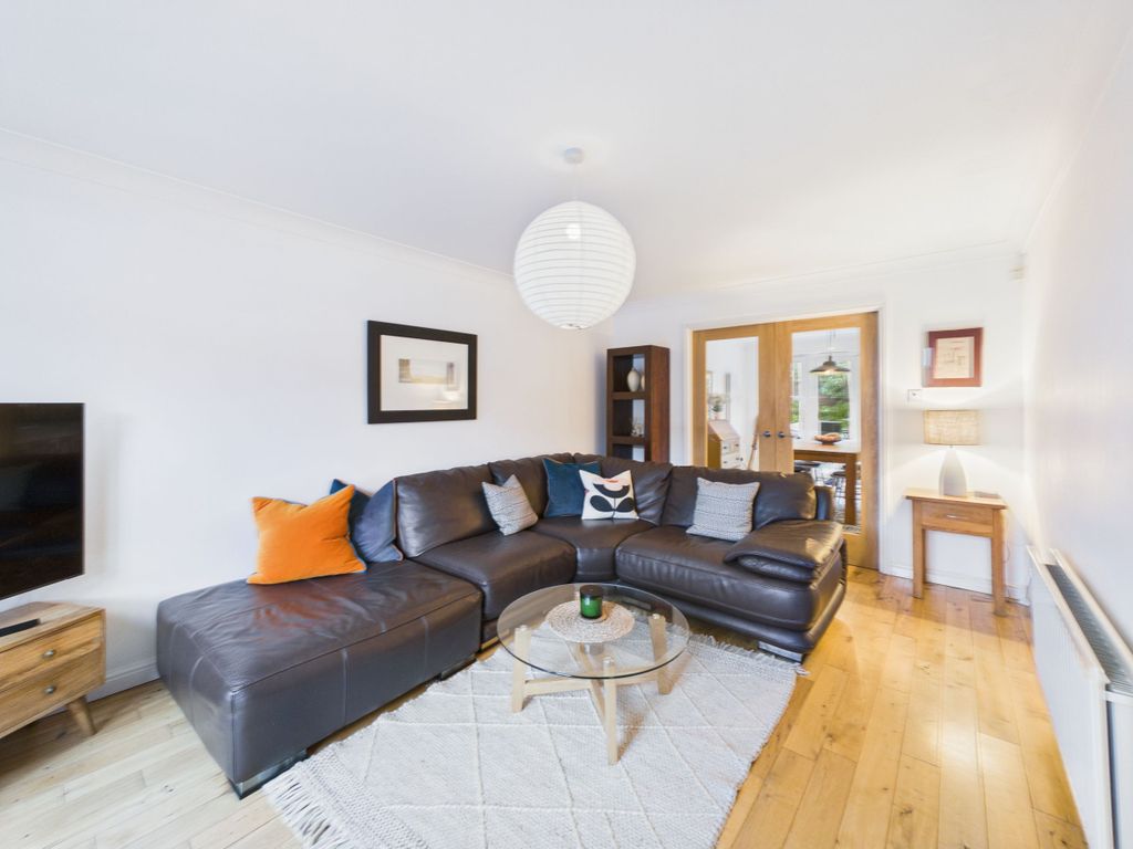 Property photo 3 of 25