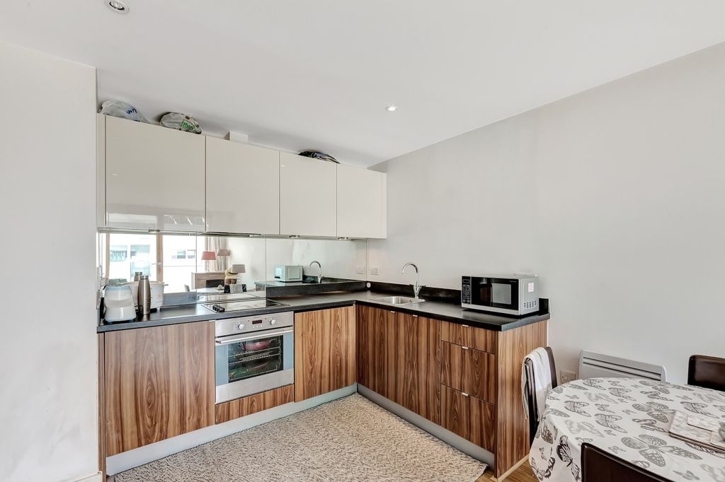 Property photo 2 of 6 Kitchen - Barking Ce