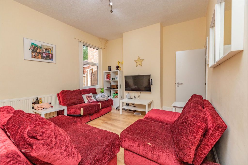 Property photo 1 of 17 Picture No. 05