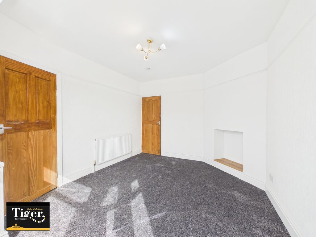 Property photo 2 of 13 Cam03440G0-Pr0568-Still007