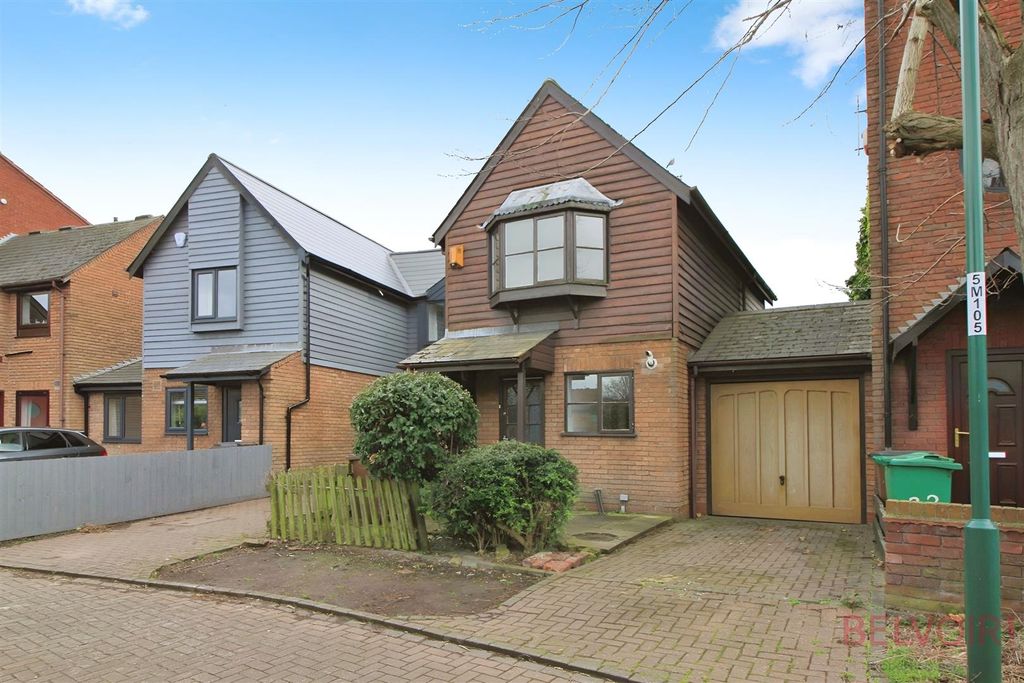 Property photo 2 of 14