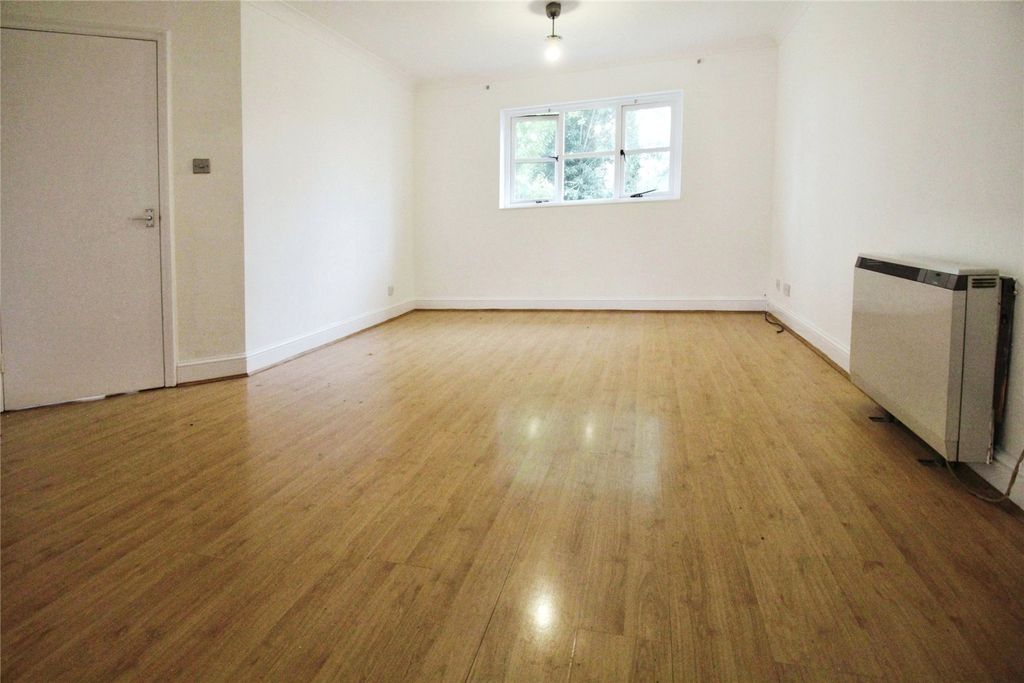 Property photo 3 of 7 Picture No. 10