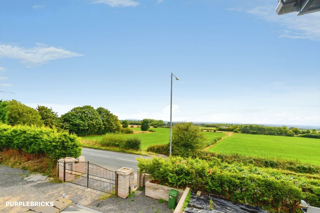 Property photo 2 of 52
