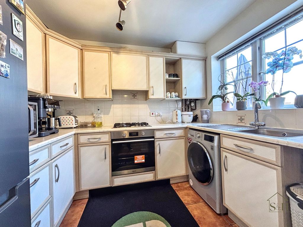 Property photo 3 of 13