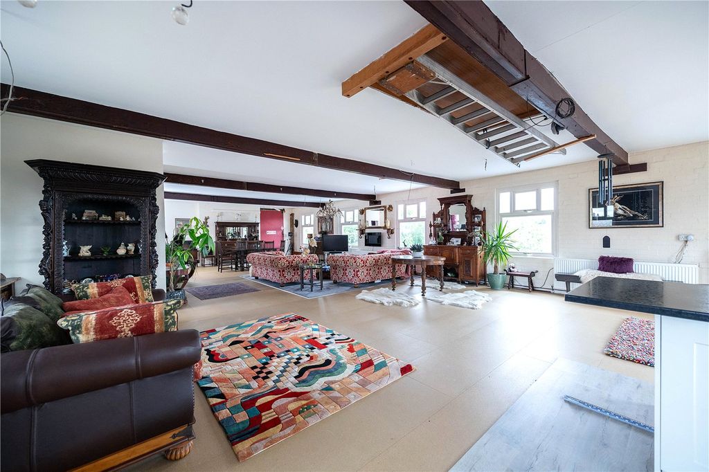 Property photo 2 of 20 Picture No. 14