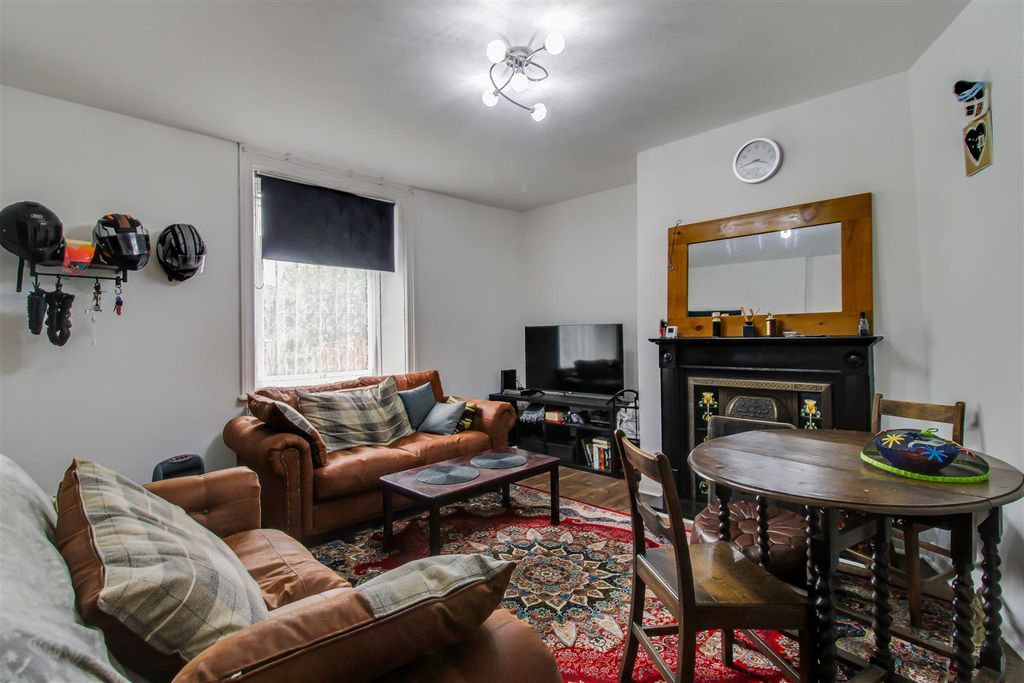Property photo 3 of 9 Living Room