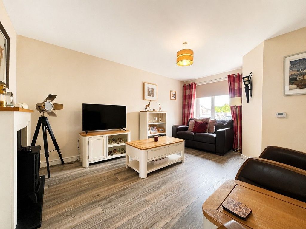 Property photo 2 of 34