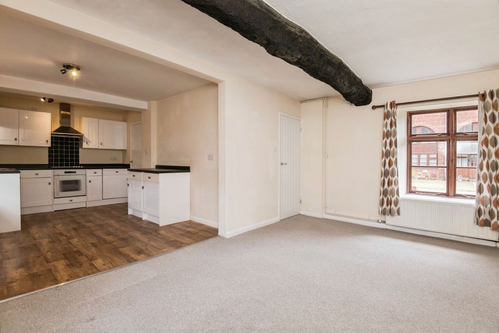 Property photo 2 of 17 Photo