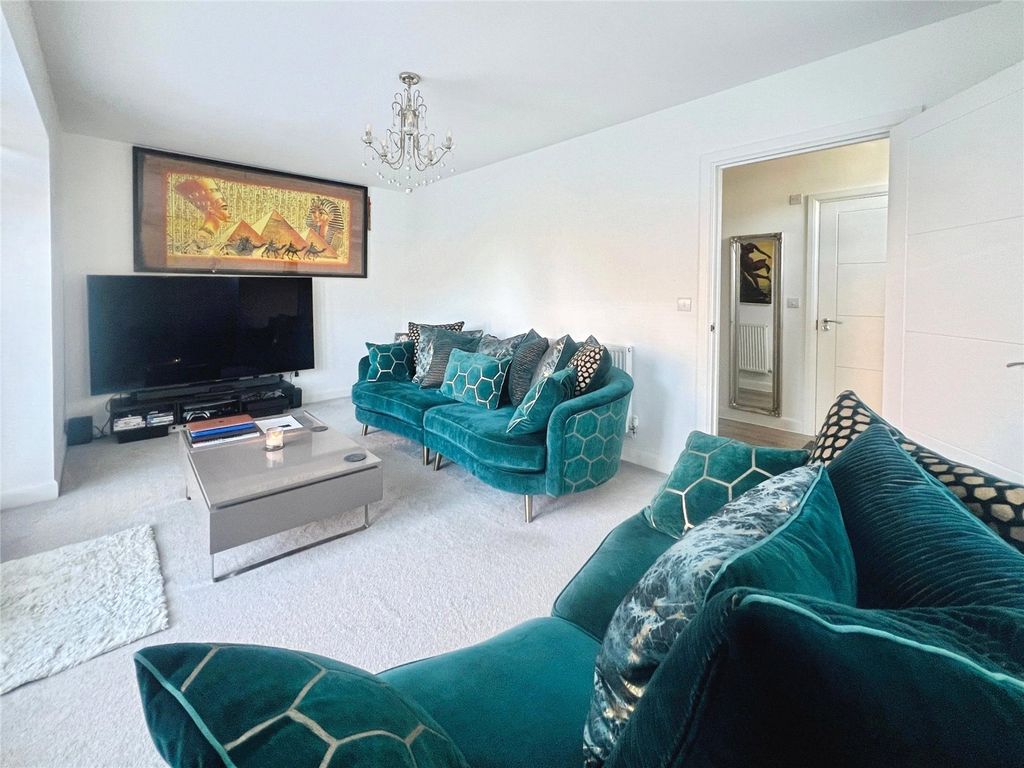 Property photo 3 of 19 Picture No. 16