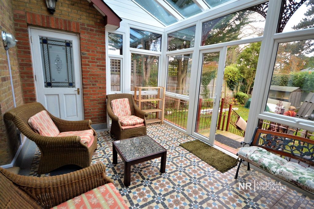Property photo 2 of 18 Conservatory