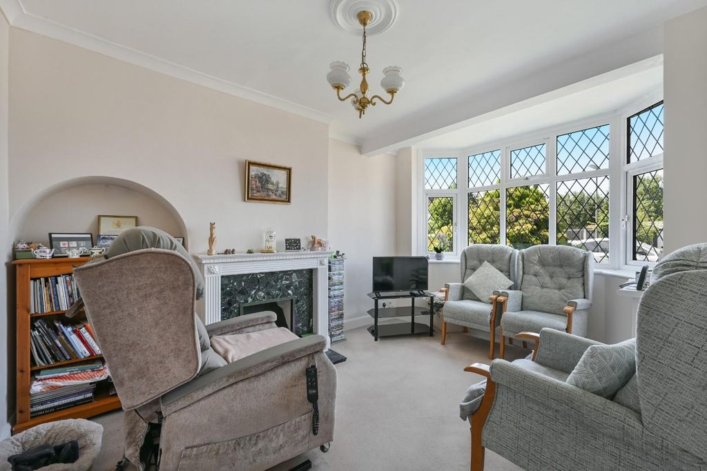Property photo 2 of 14 Parklawn Avenue (