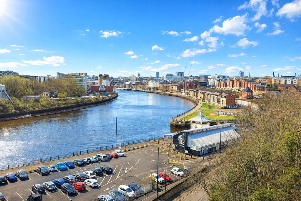 Property photo 1 of 14 Picture No. 17