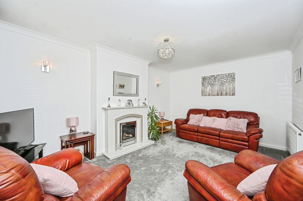 Property photo 3 of 21 Pbox-Img.Jpg