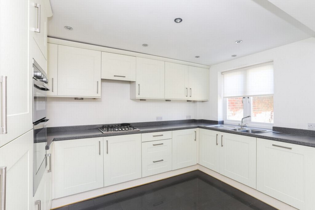 Property photo 3 of 15 Kitchen