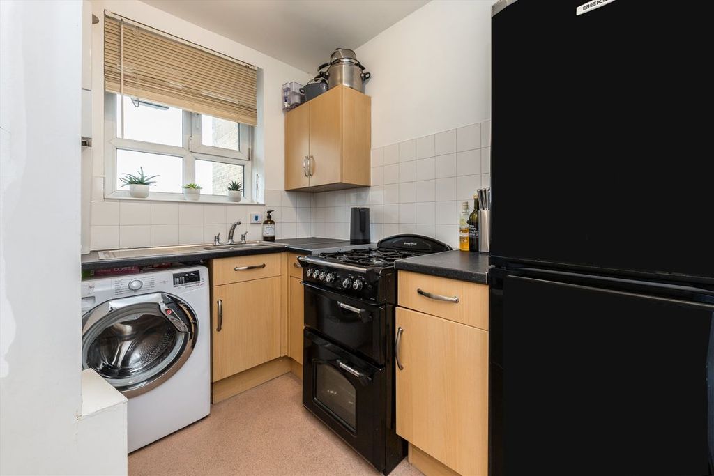 Property photo 3 of 4