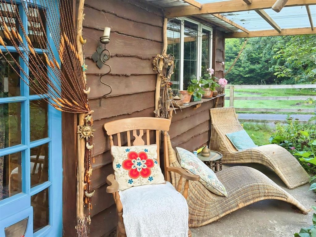 Property photo 3 of 44