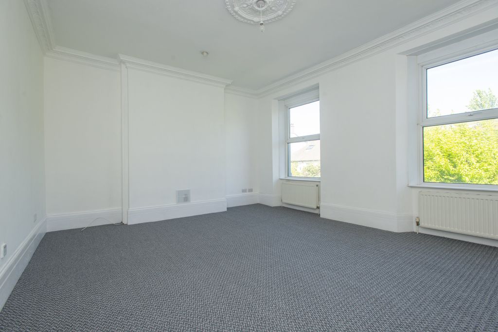 Property photo 2 of 7 55Stuartrdtopflat-4