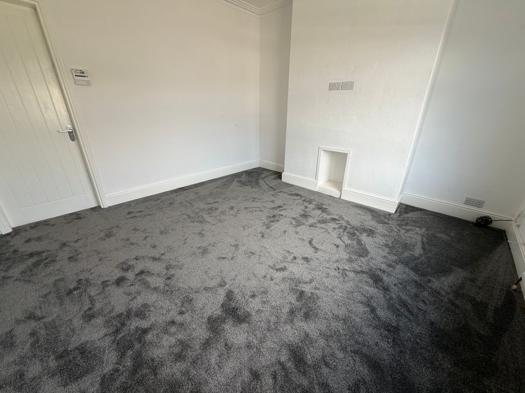 Property photo 3 of 19 Image