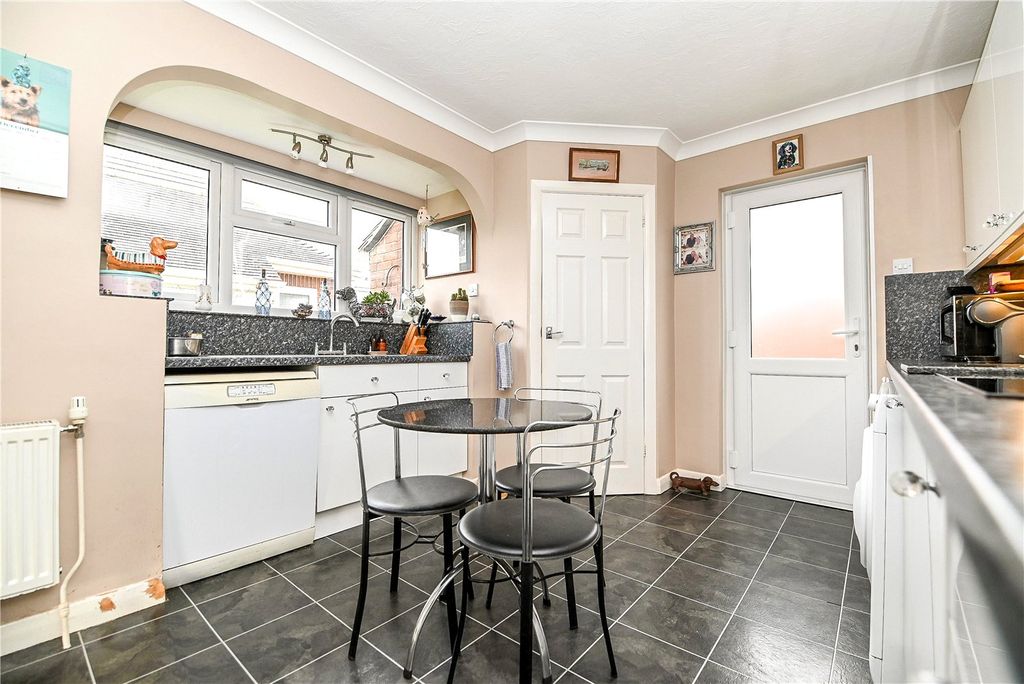 Property photo 3 of 19 Picture No. 06