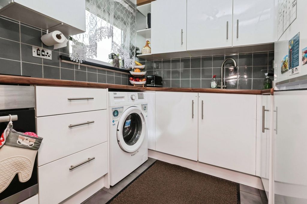 Property photo 3 of 11 Pbox-Img.Jpg